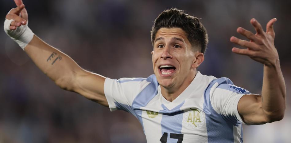 K1体育官方-朱利亚诺-西蒙尼：梅西是史上最佳，每天看他训练都眼前一亮