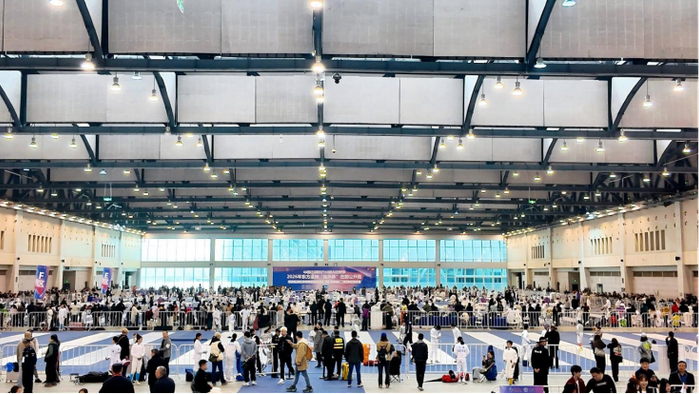 k1体育中国官方网站-硬核设施 精细服务丨盐东方集团助力“盐外杯”击剑赛事盛大开幕|盐城国际会展中心|中国击剑协会|剑道|盐城|比赛_新浪体育_新浪新闻