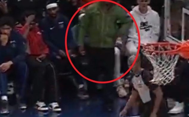 K1官方网站-戈贝尔筐底放篮不进！场边麦丹无奈捂脸&amp;华子直接站起无语摊手