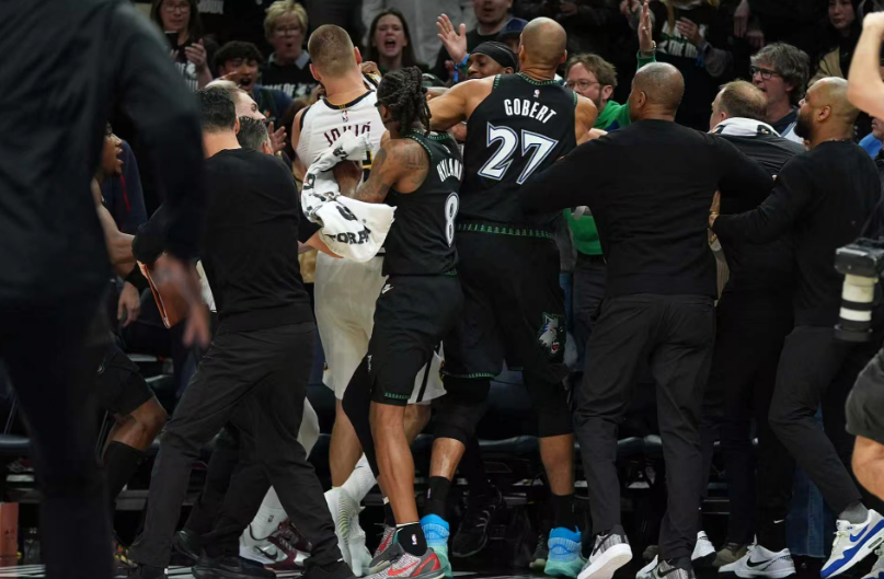K1官方网站-NBA官宣掘狼冲突罚单：约基奇罚5万兰德尔罚3.5万 无人被禁赛